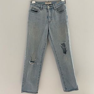 high wasted light washed mom jeans